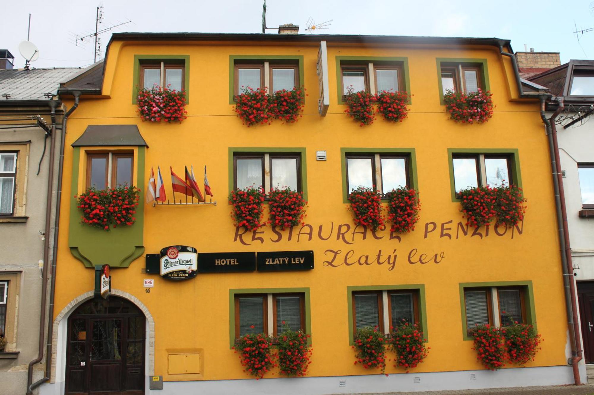 Zlaty Lev Hotell Svitavy Exteriör bild
