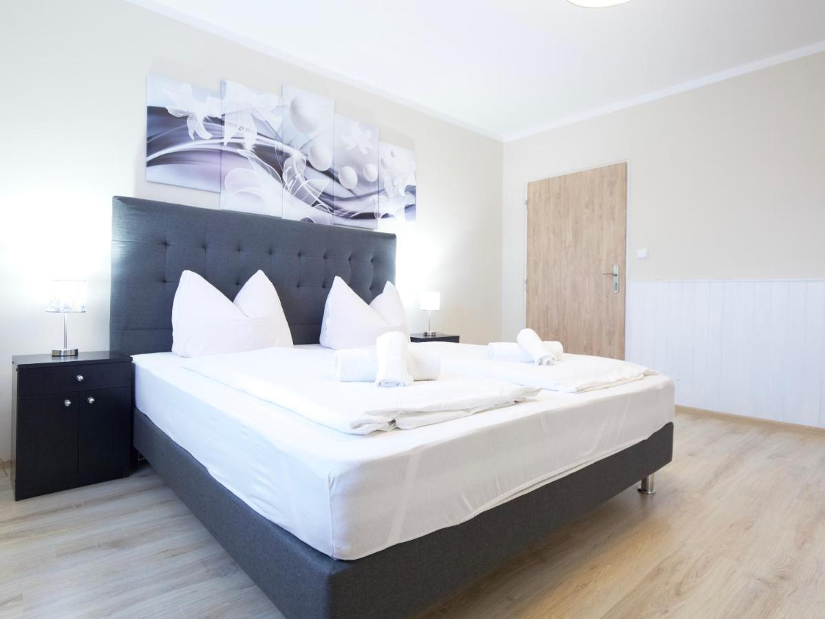 Zlaty Lev Hotell Svitavy Exteriör bild