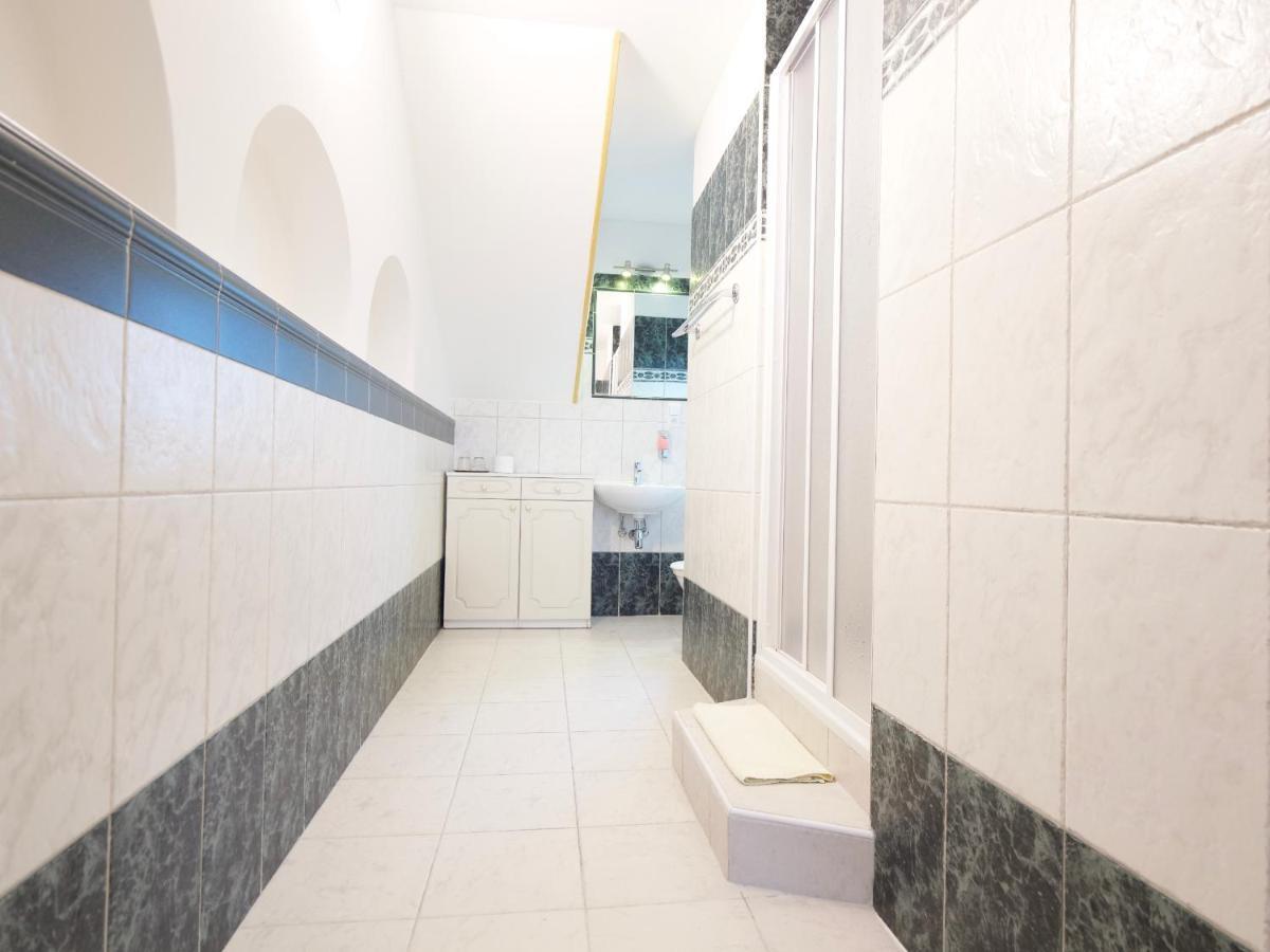Zlaty Lev Hotell Svitavy Exteriör bild