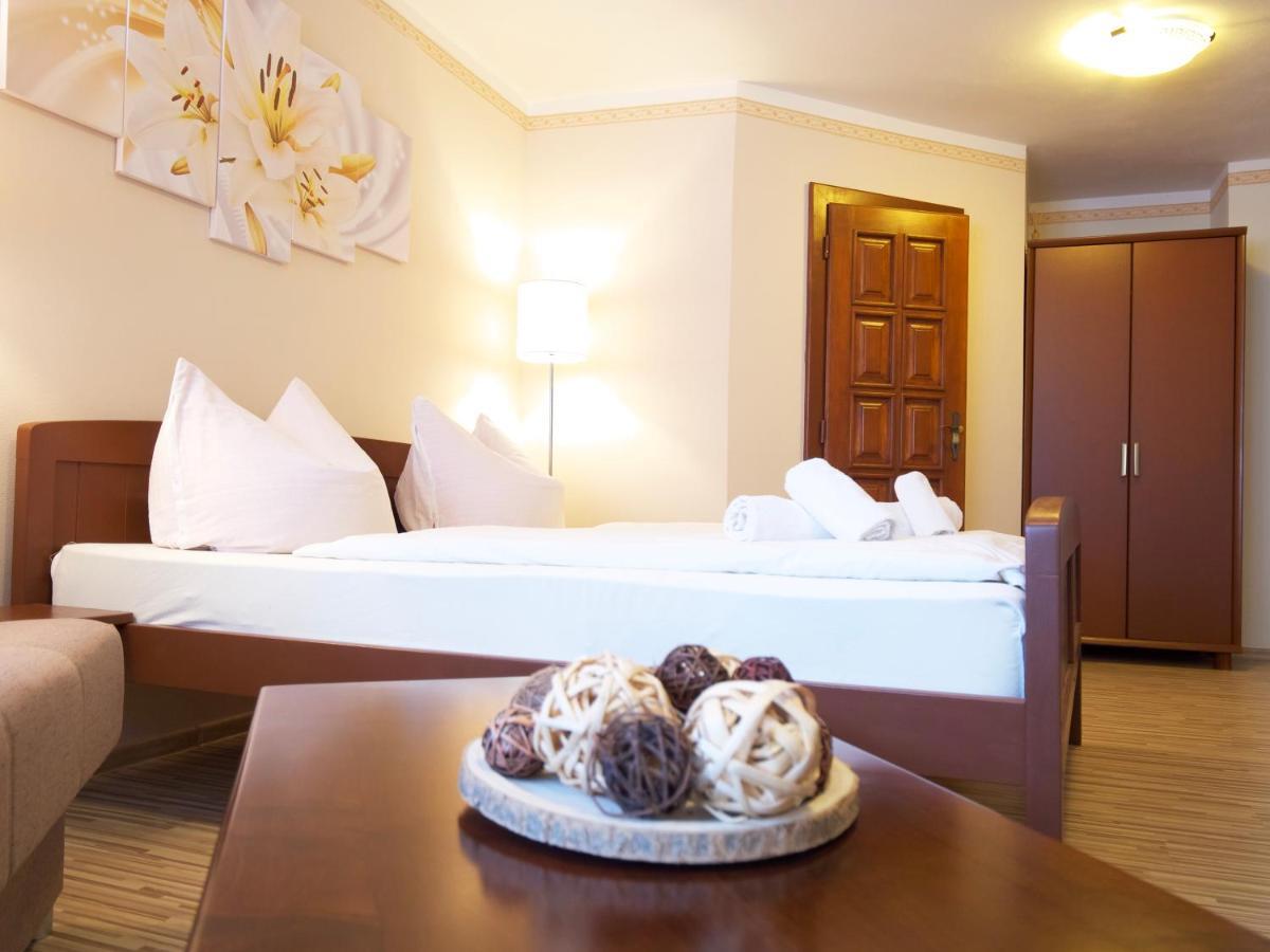 Zlaty Lev Hotell Svitavy Exteriör bild